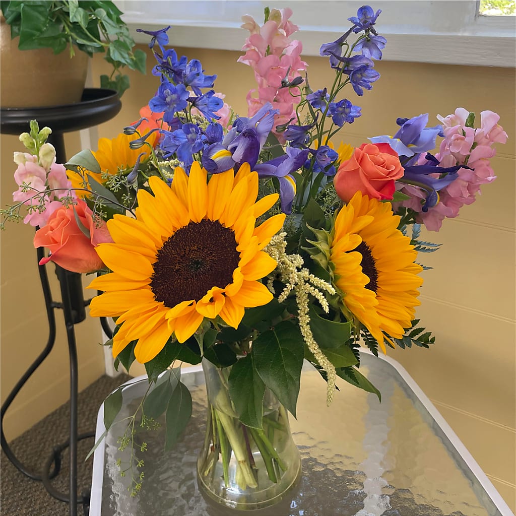 Rays of Life Bouquet –  Branch Floral Designs, Nyssa OR